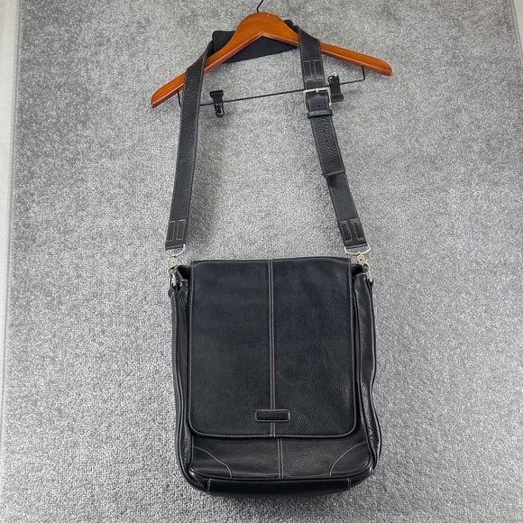 Cole Haan Black Leather Mens Shoulder Bag Messenger Satchel Travel Tote - Picture 1 of 16
